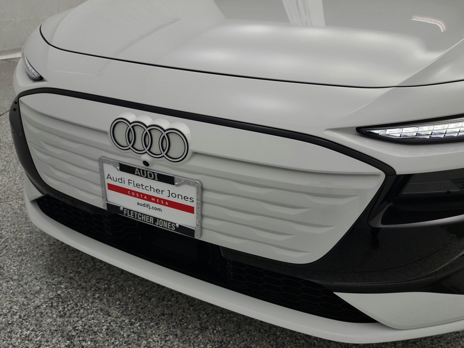 Used 2025 Audi A6 e-tron Prestige w/ Beige Warm Weather Package image 16