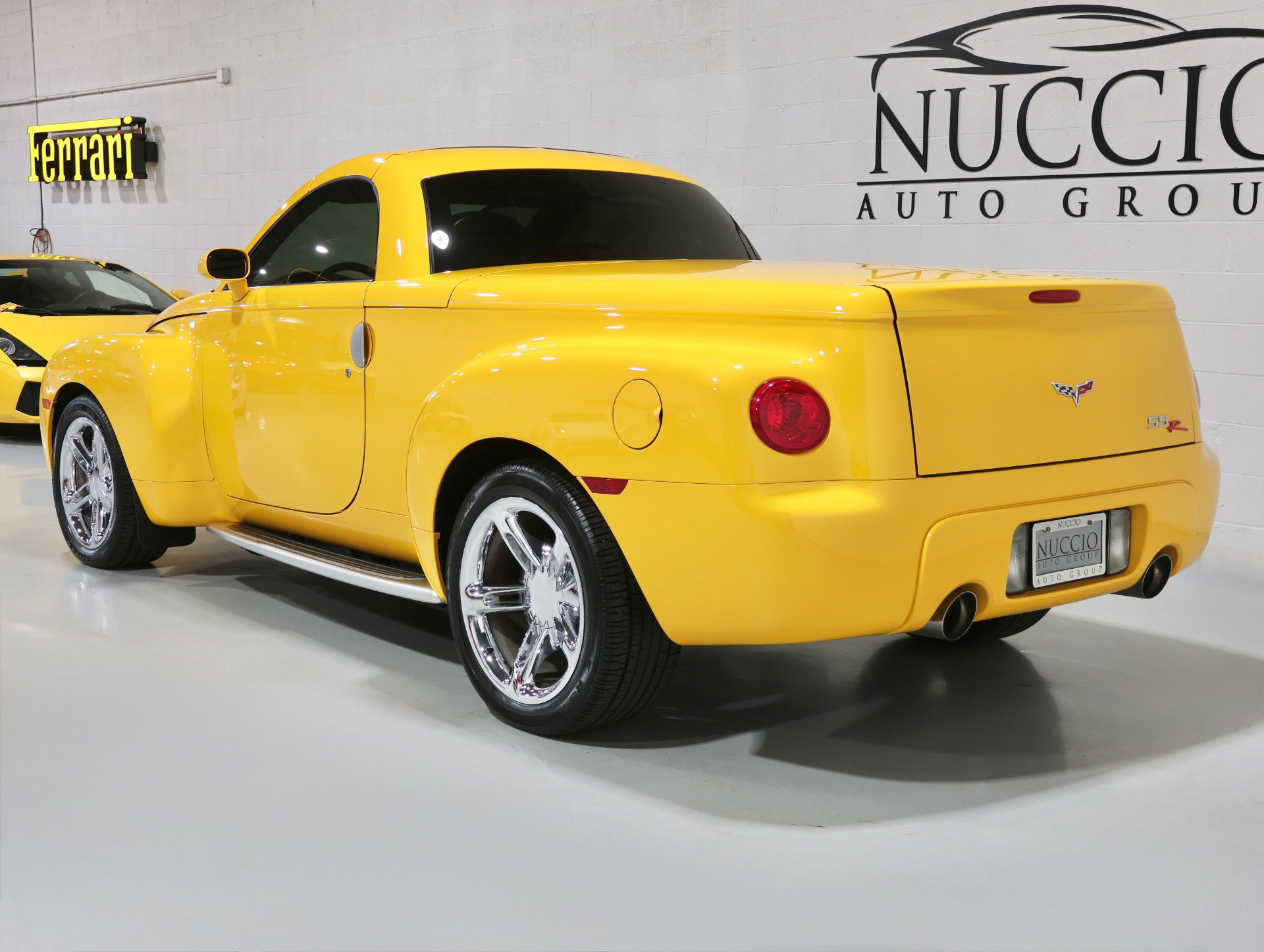 Used 2005 Chevrolet SSR 6 Speed Manual - Only 12K Mile w/ Preferred Equipment Group image 28