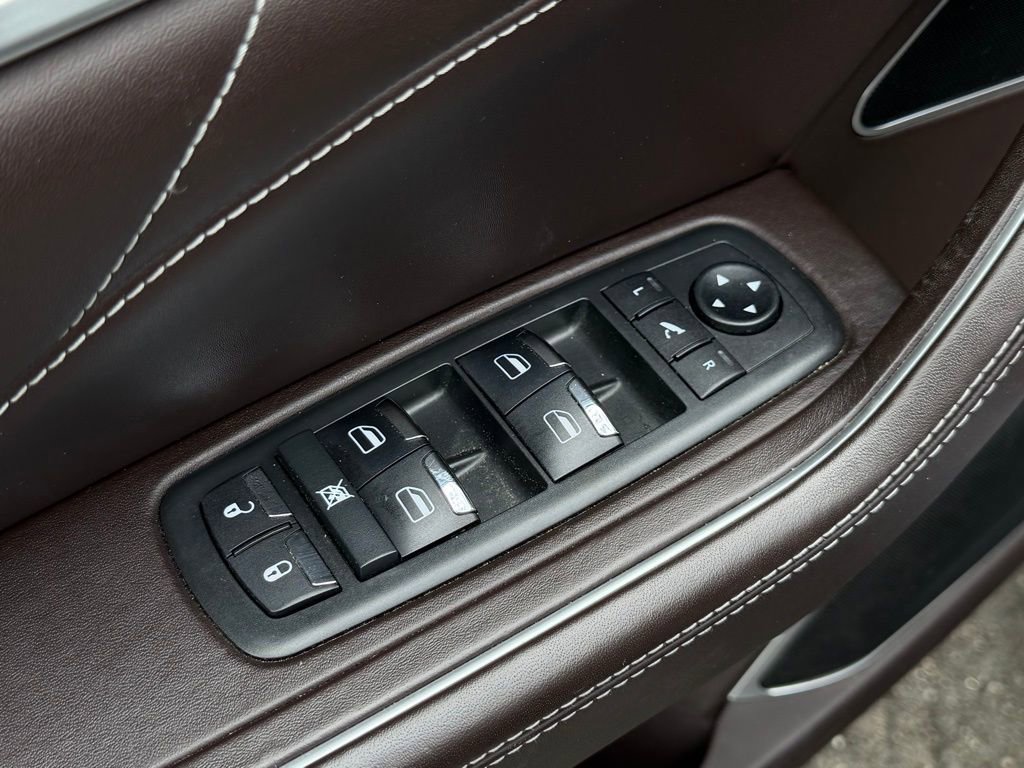 Used 2019 Maserati Levante GranLusso AWD/4WD image 16