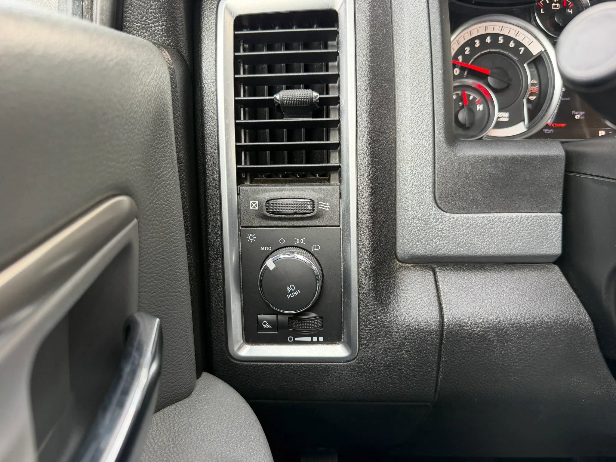 Used 2019 RAM 1500 Lone Star AWD/4WD image 26
