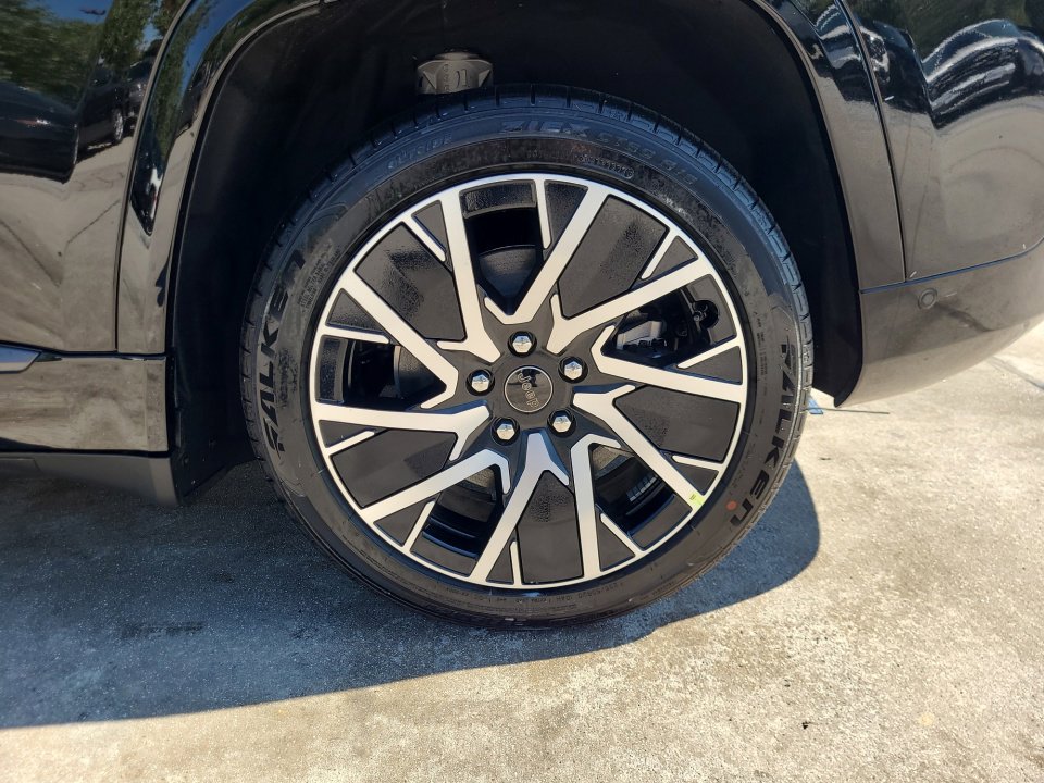 New 2025 Jeep Wagoneer Limited image 22