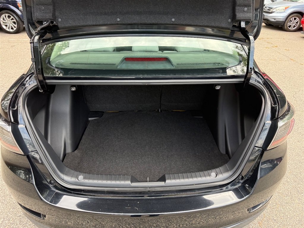Used 2019 Toyota Yaris LE FWD image 20