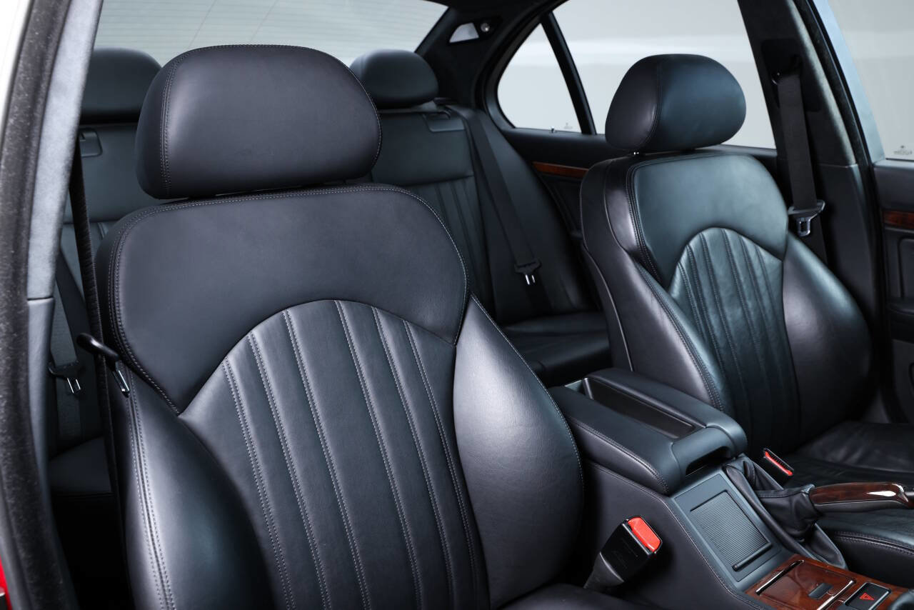 Used 2003 BMW M5 image 78