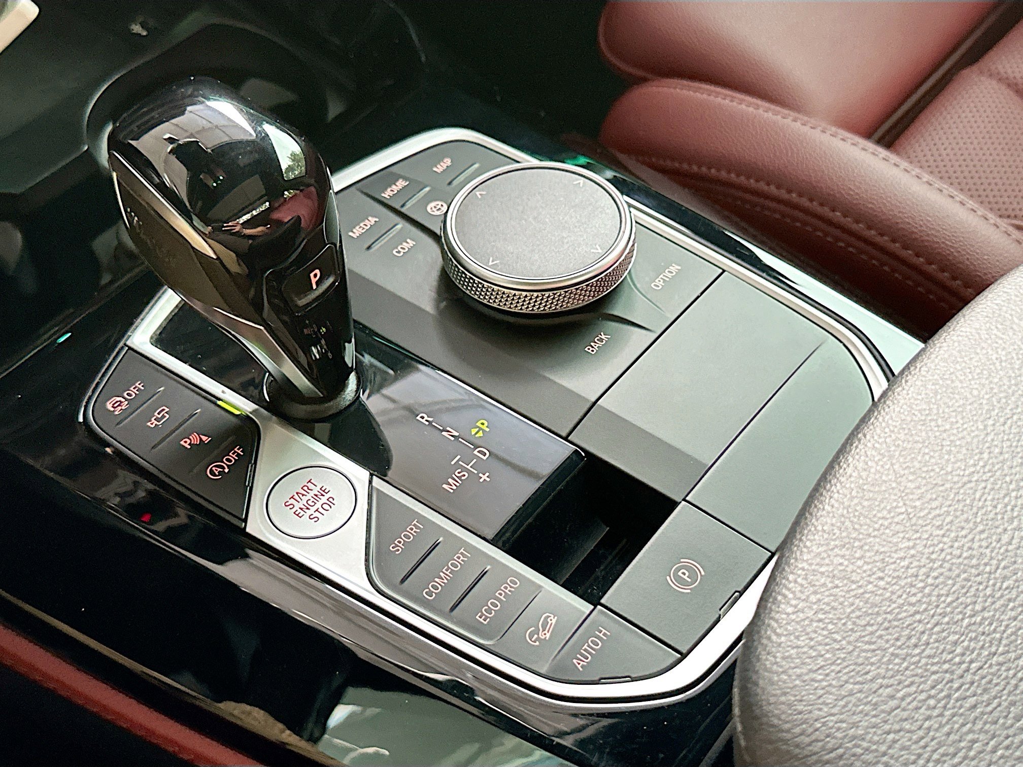 Certified 2024 BMW X4 xDrive30i w/ Premium Package image 17