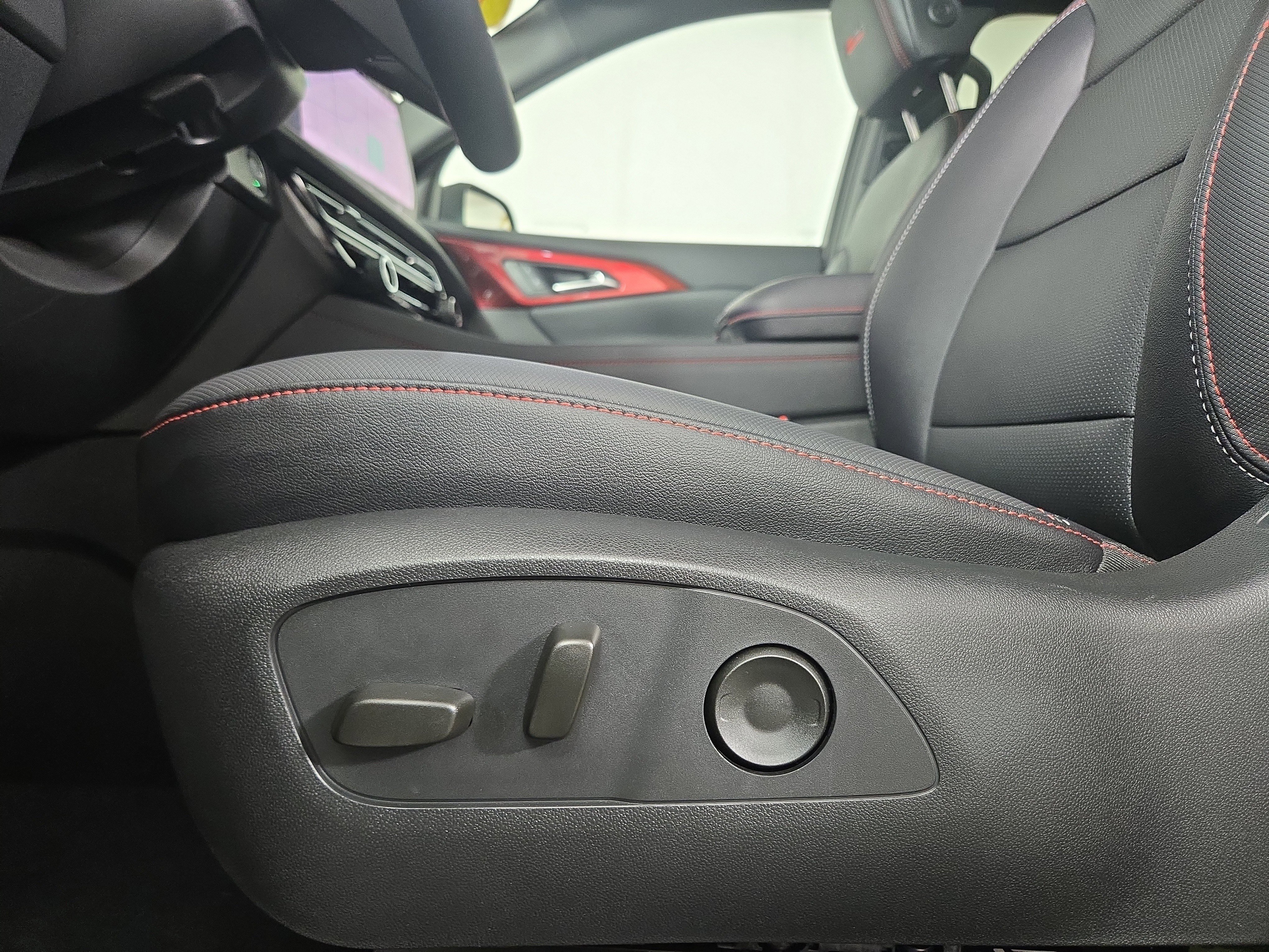 Certified 2025 Chevrolet Traverse Z71 image 32