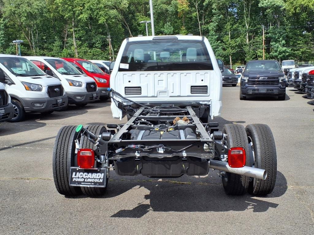 New 2026 Ford F550 4x4 Crew Cab image 5