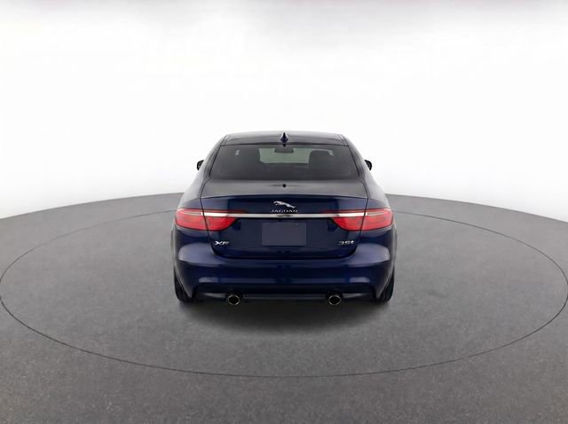 Used 2016 Jaguar XF Prestige RWD image 3