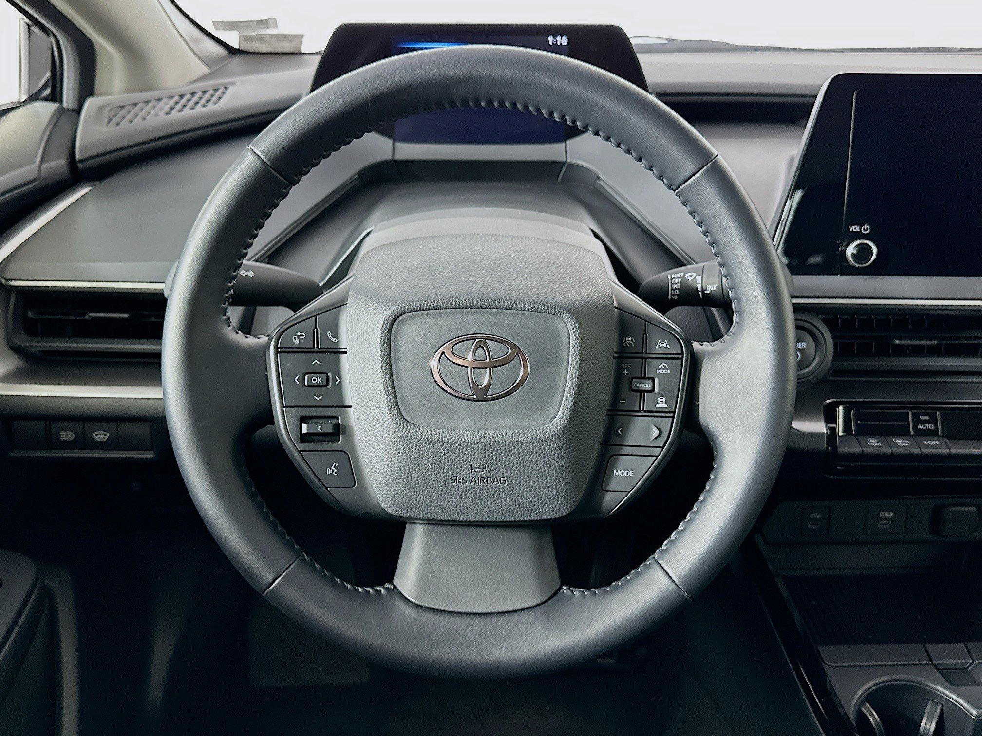 Used 2025 Toyota Prius LE image 18