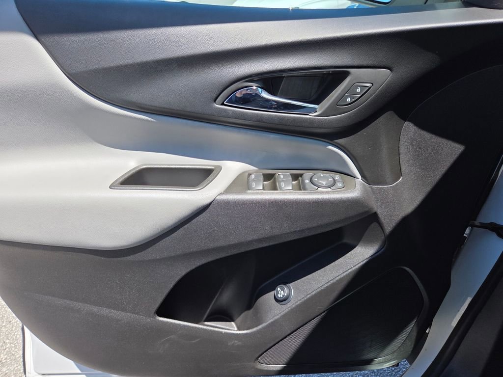 Used 2024 Chevrolet Equinox LT FWD image 24