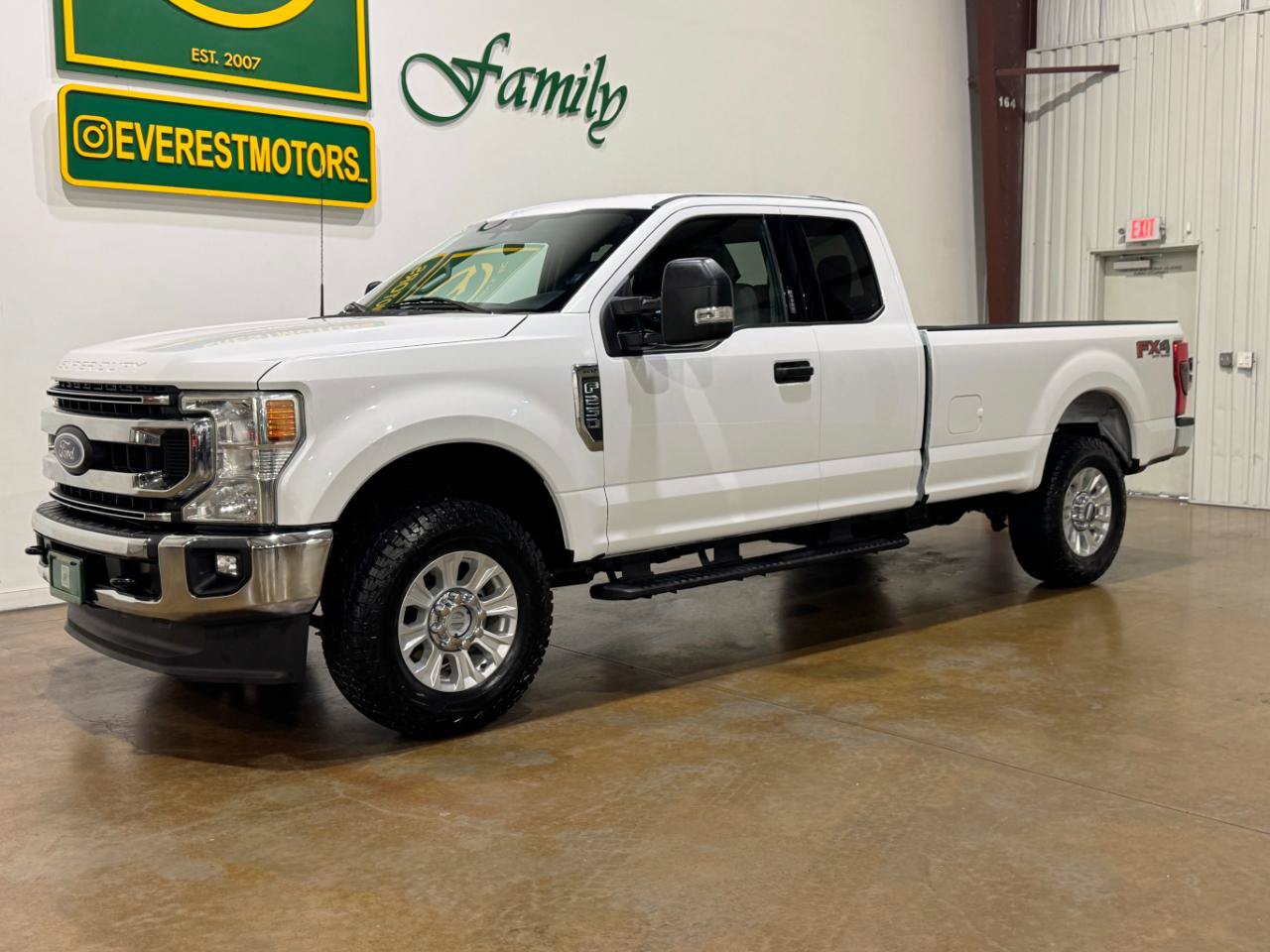 Used 2022 Ford F250 XLT w/ XLT Value Package AWD/4WD image 3