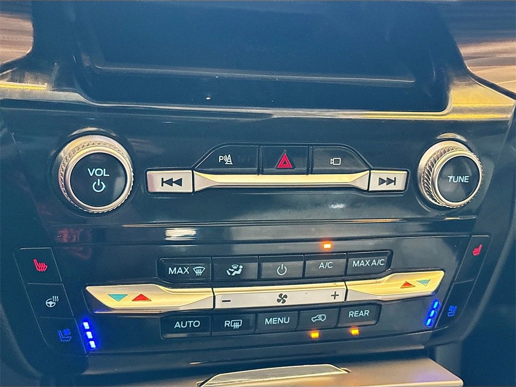 Used 2022 Ford Explorer Limited image 16