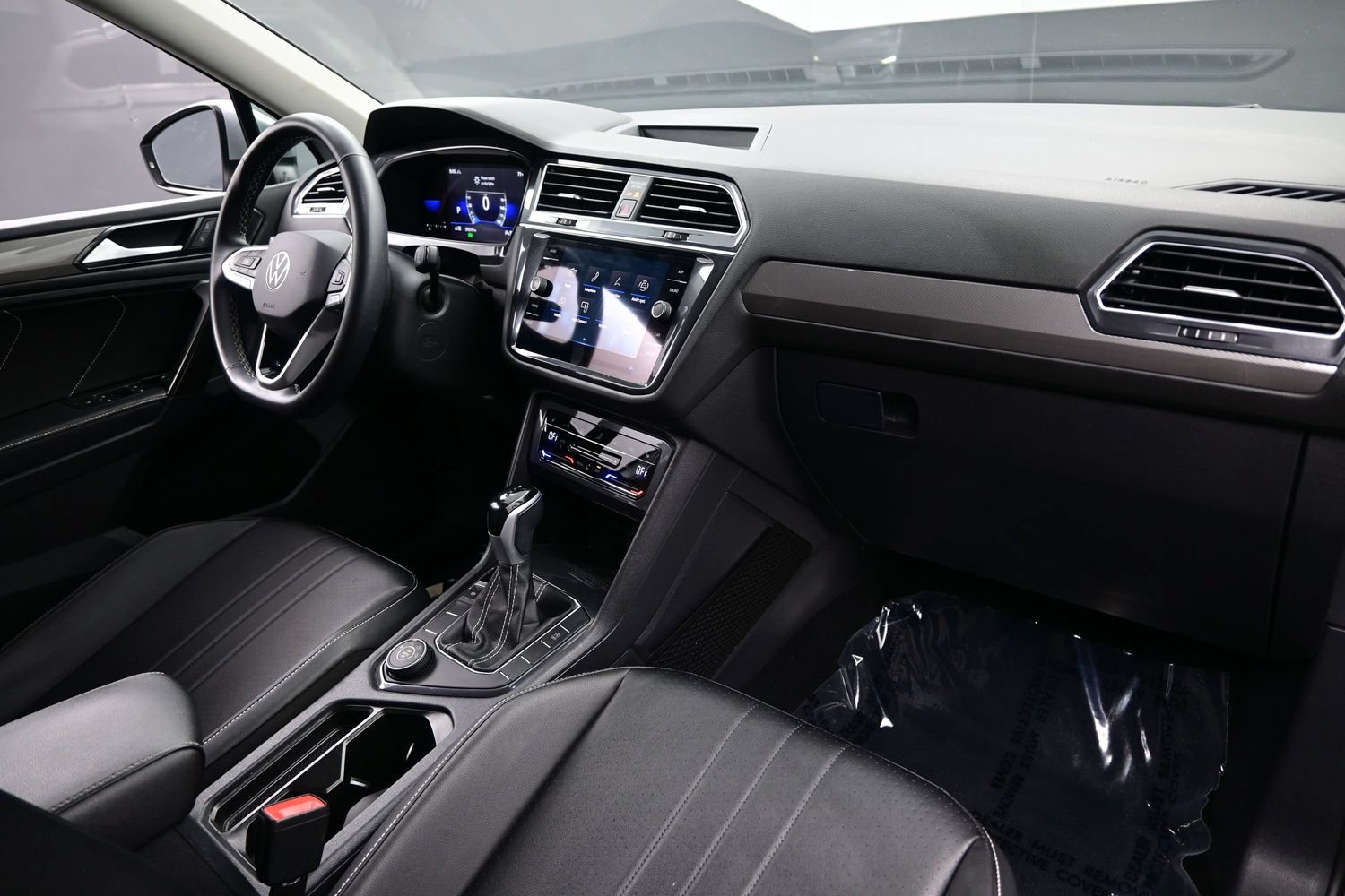 Used 2022 Volkswagen Tiguan SE AWD/4WD image 15