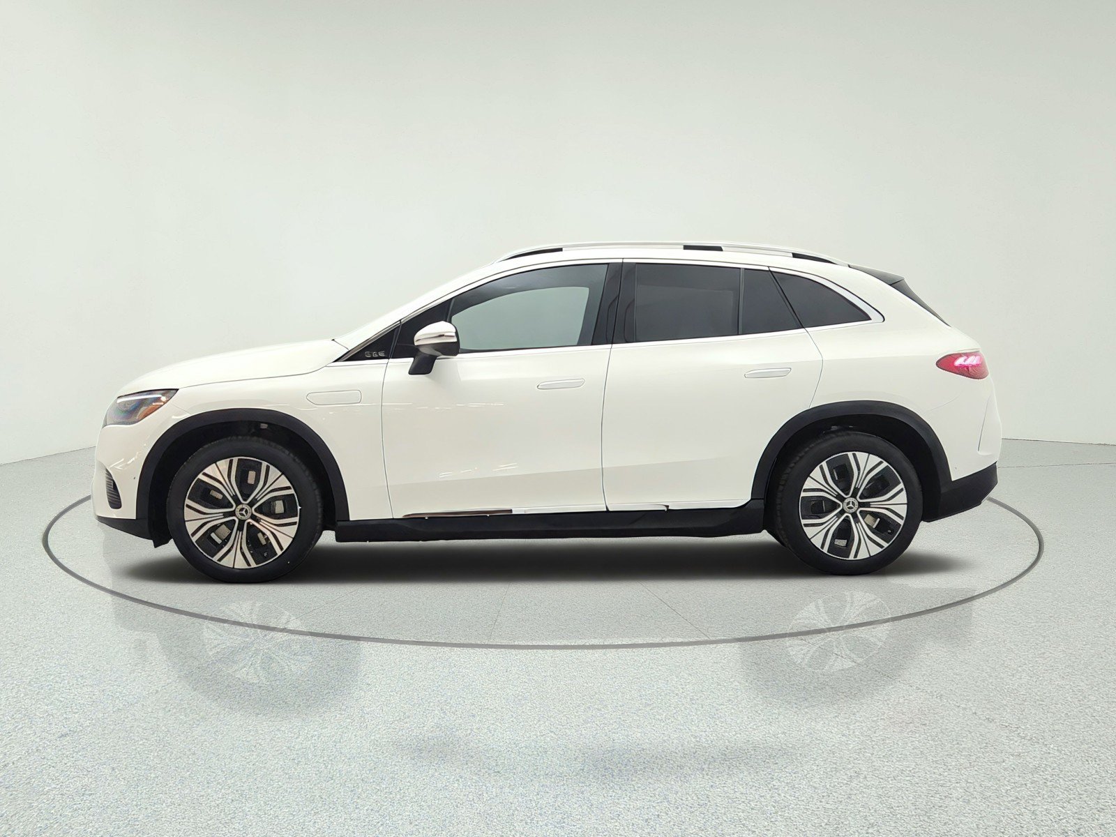 New 2027 Mercedes-Benz EQE 320+ SUV image 8