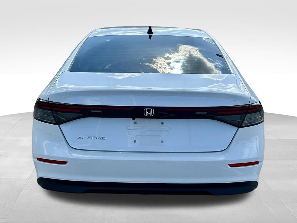 Used 2025 Honda Accord SE image 6