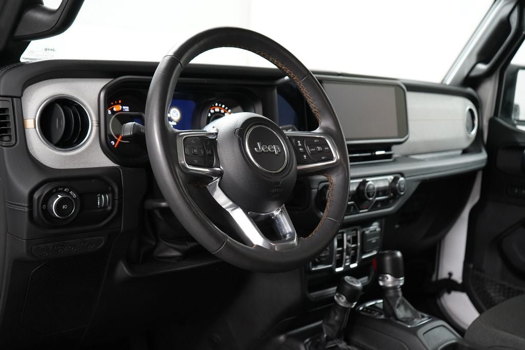 Used 2024 Jeep Wrangler Unlimited Sahara AWD/4WD image 12