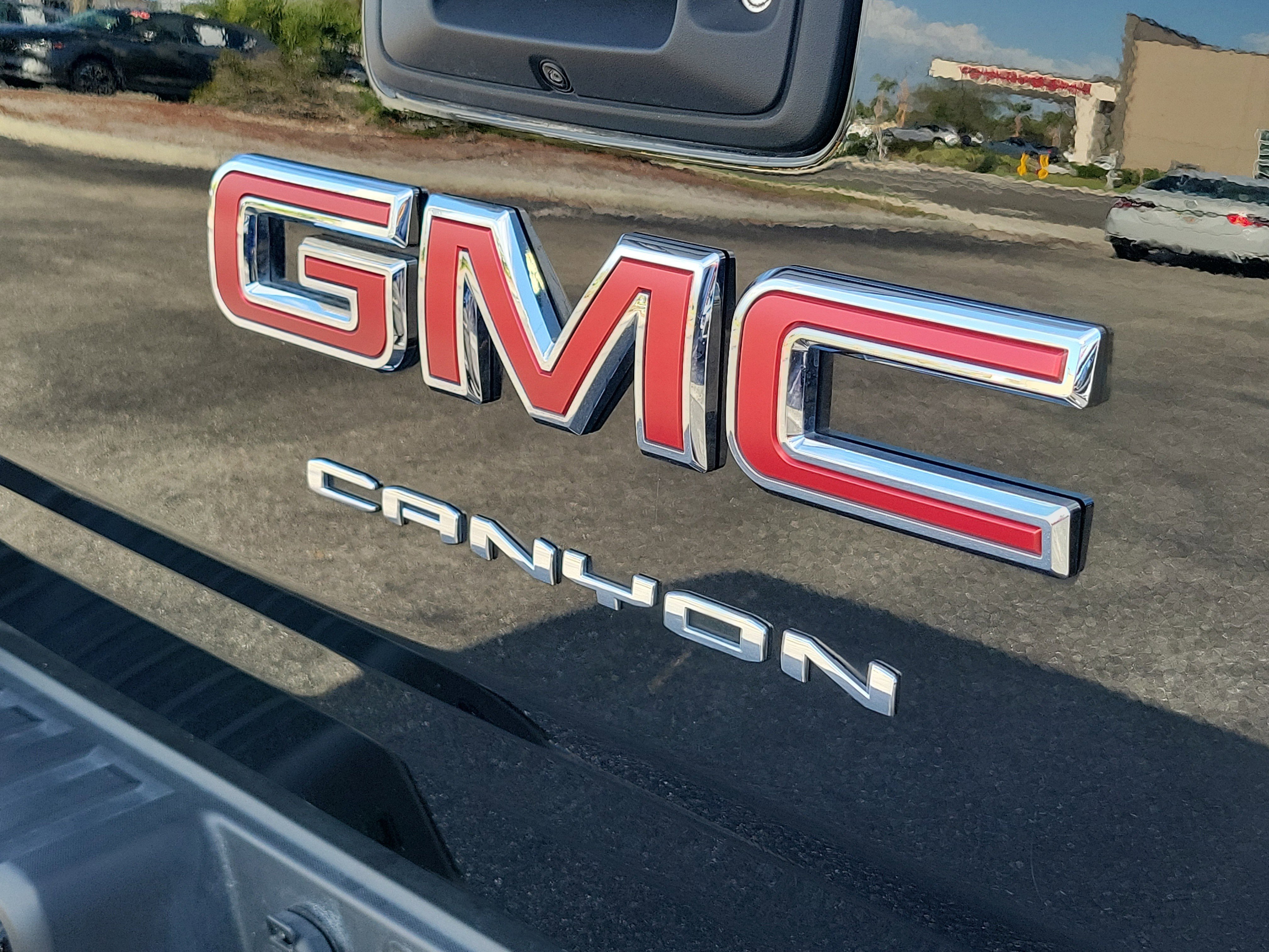 Used 2022 GMC Canyon Elevation image 9