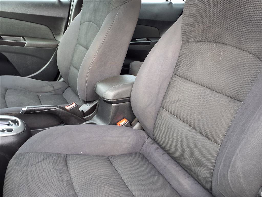 Used 2014 Chevrolet Cruze LT image 3