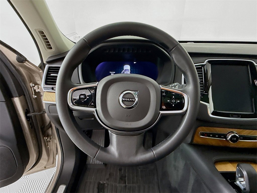 Used 2023 Volvo XC90 B5 Plus w/ Protection Package Premier image 12