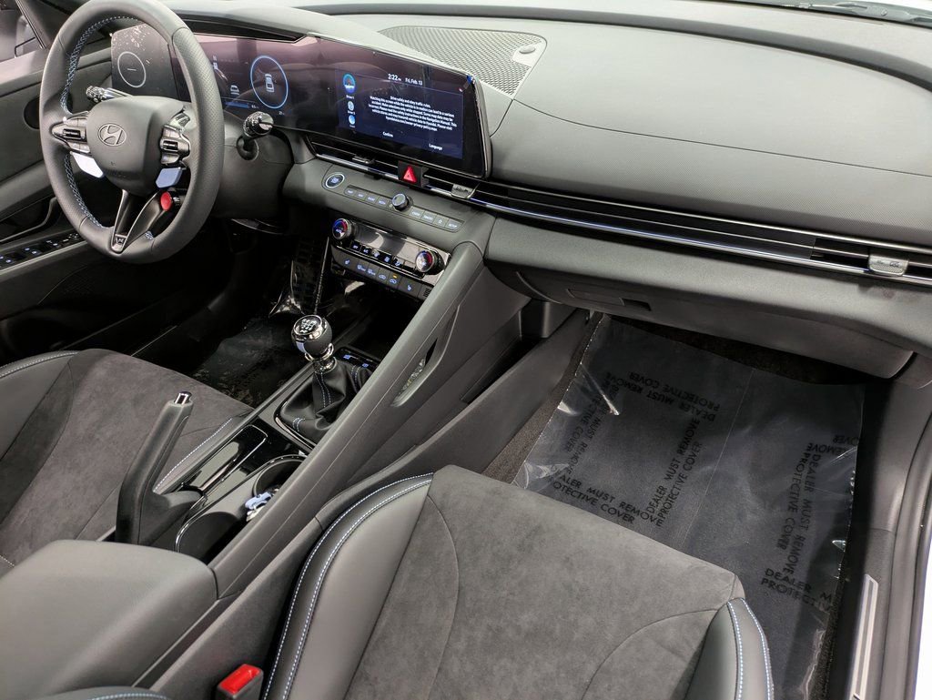 Used 2025 Hyundai Elantra N Base image 29