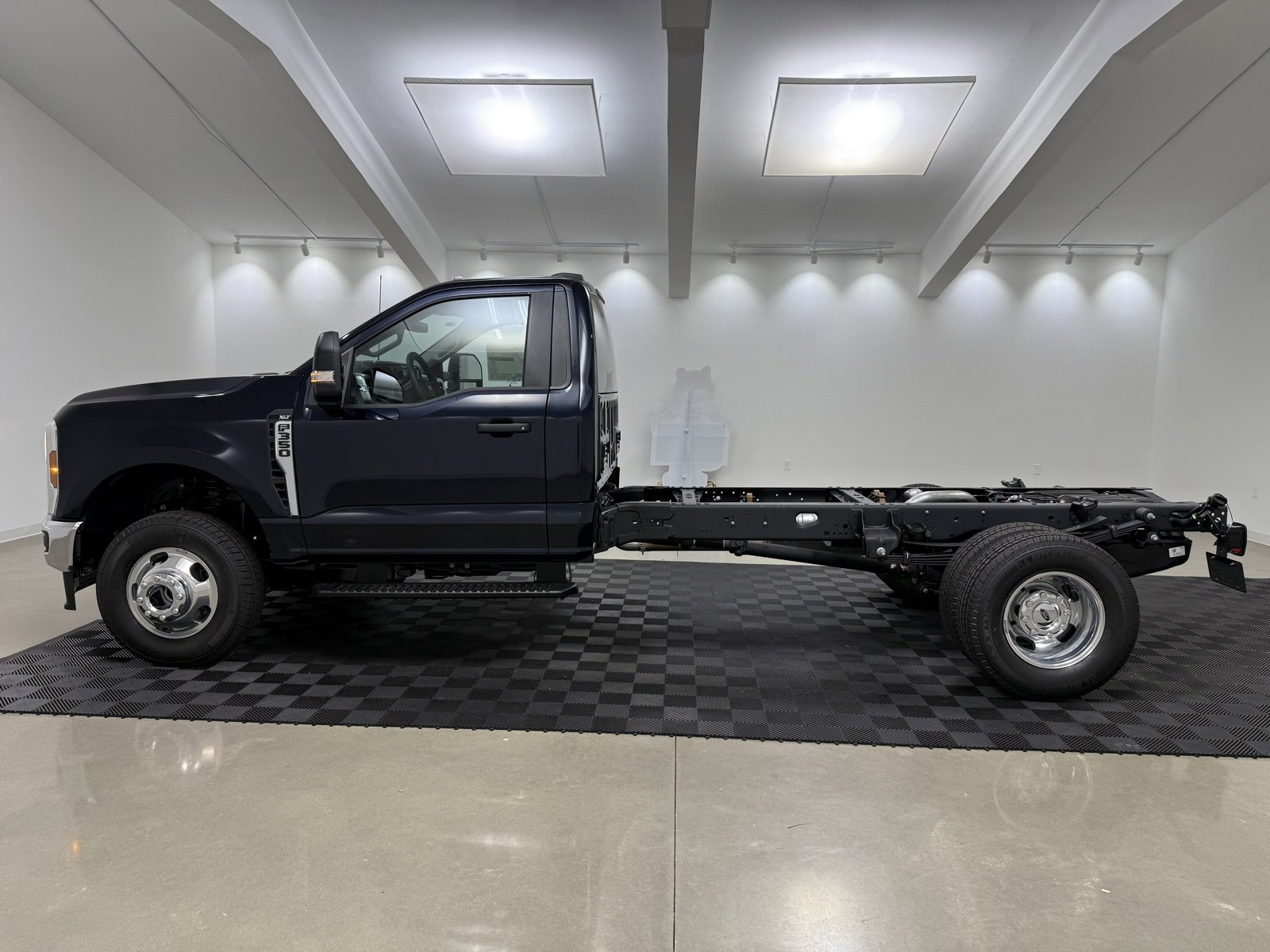 New 2025 Ford F350 XLT w/ XLT Value Package image 4