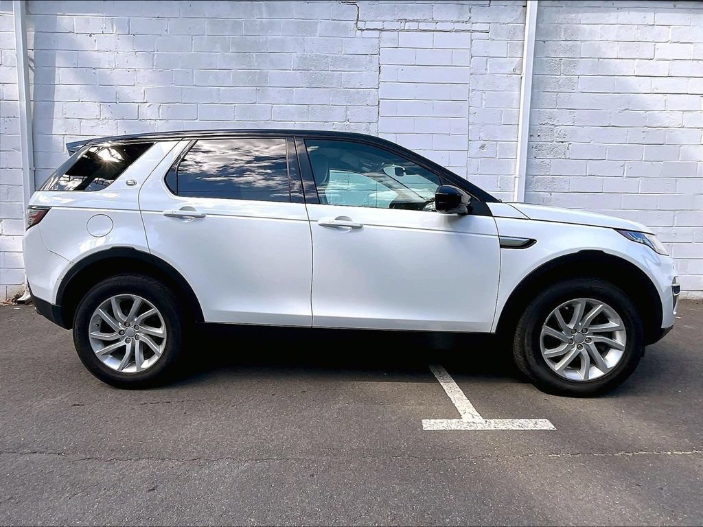 Used 2019 Land Rover Discovery Sport HSE AWD/4WD image 6