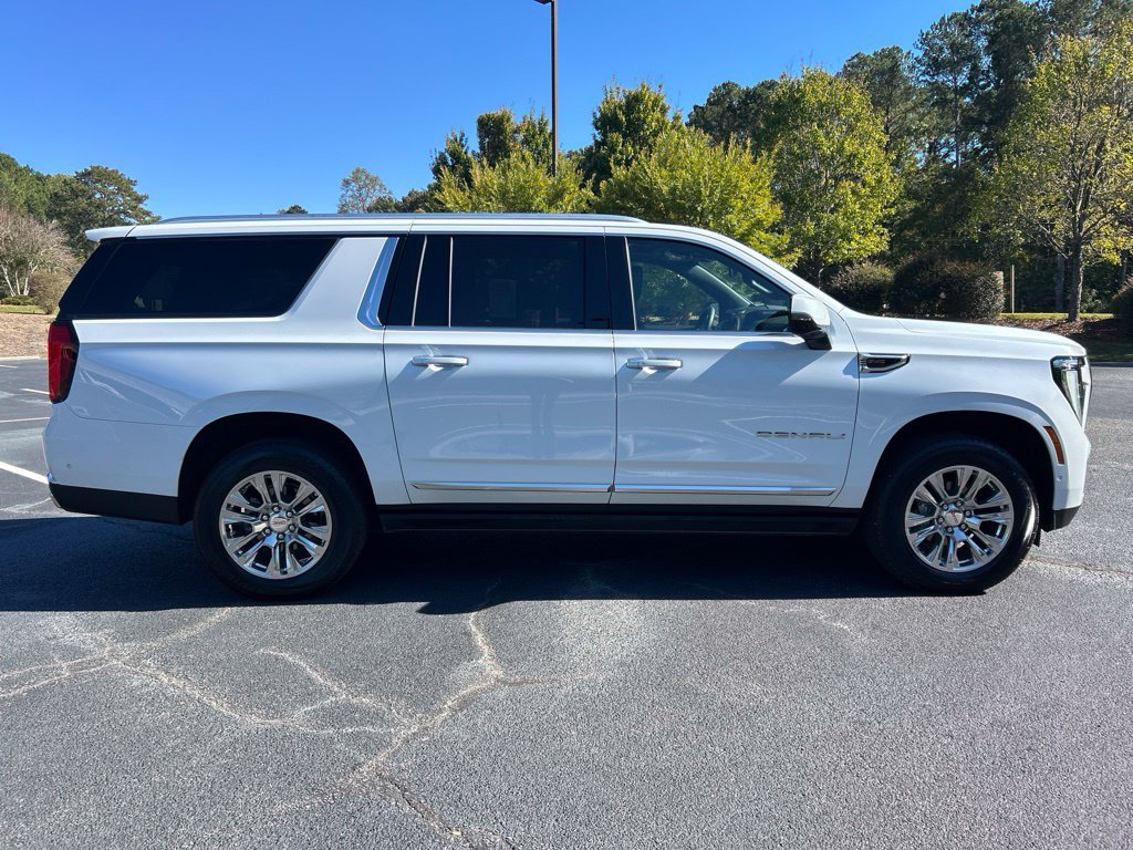 Used 2026 GMC Yukon XL Denali w/ Sun & Power Step Package AWD/4WD image 23