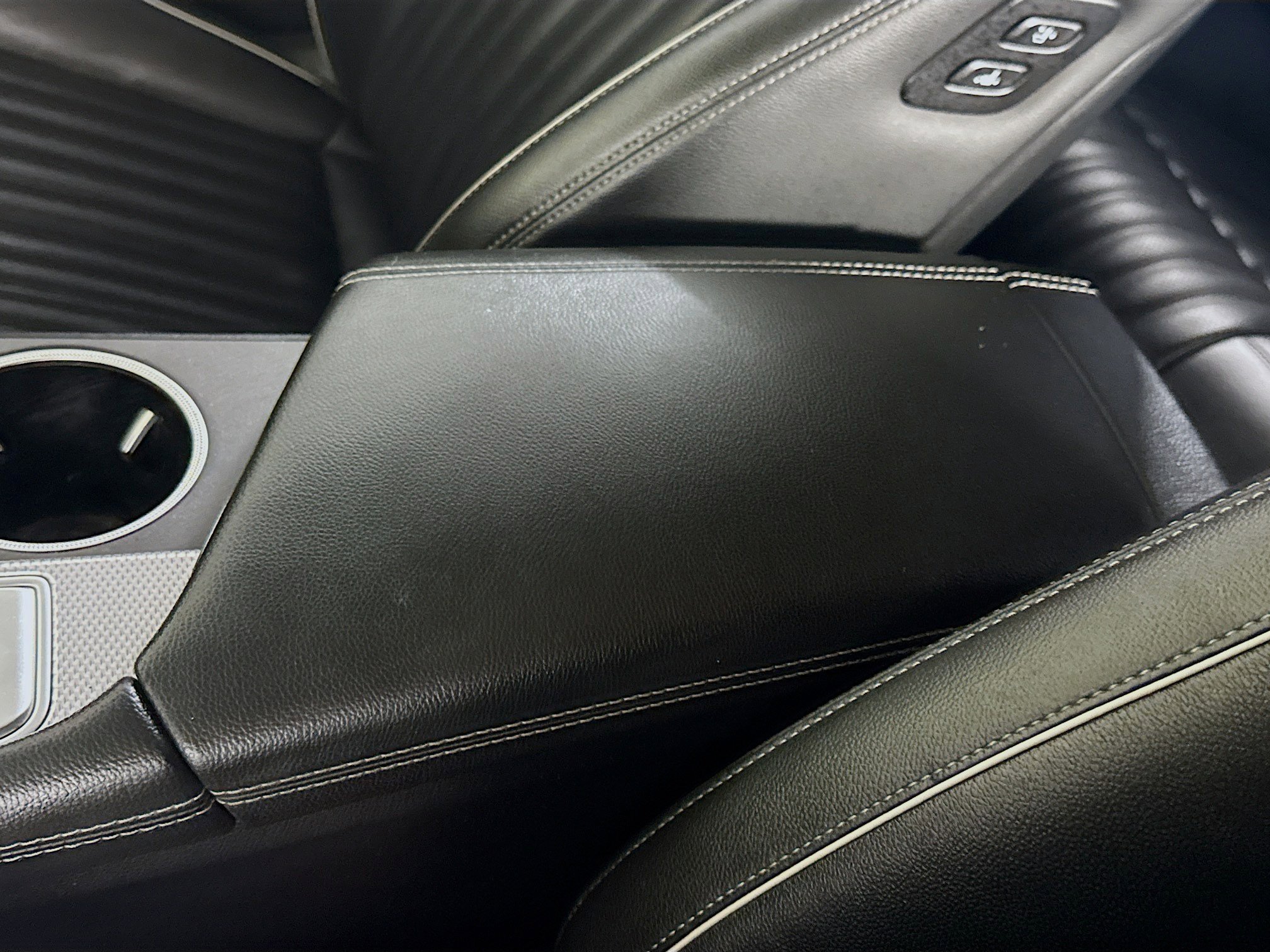 Used 2022 Genesis G70 3.3T image 18