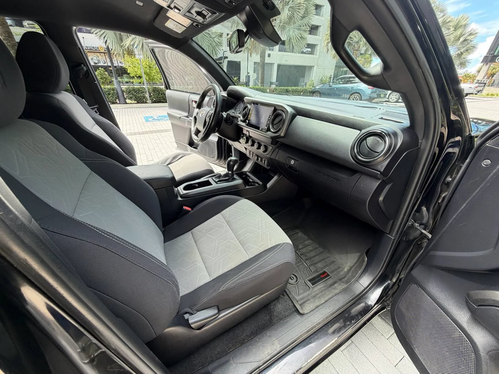 Used 2020 Toyota Tacoma TRD Off-Road w/ Technology Package AWD/4WD image 20