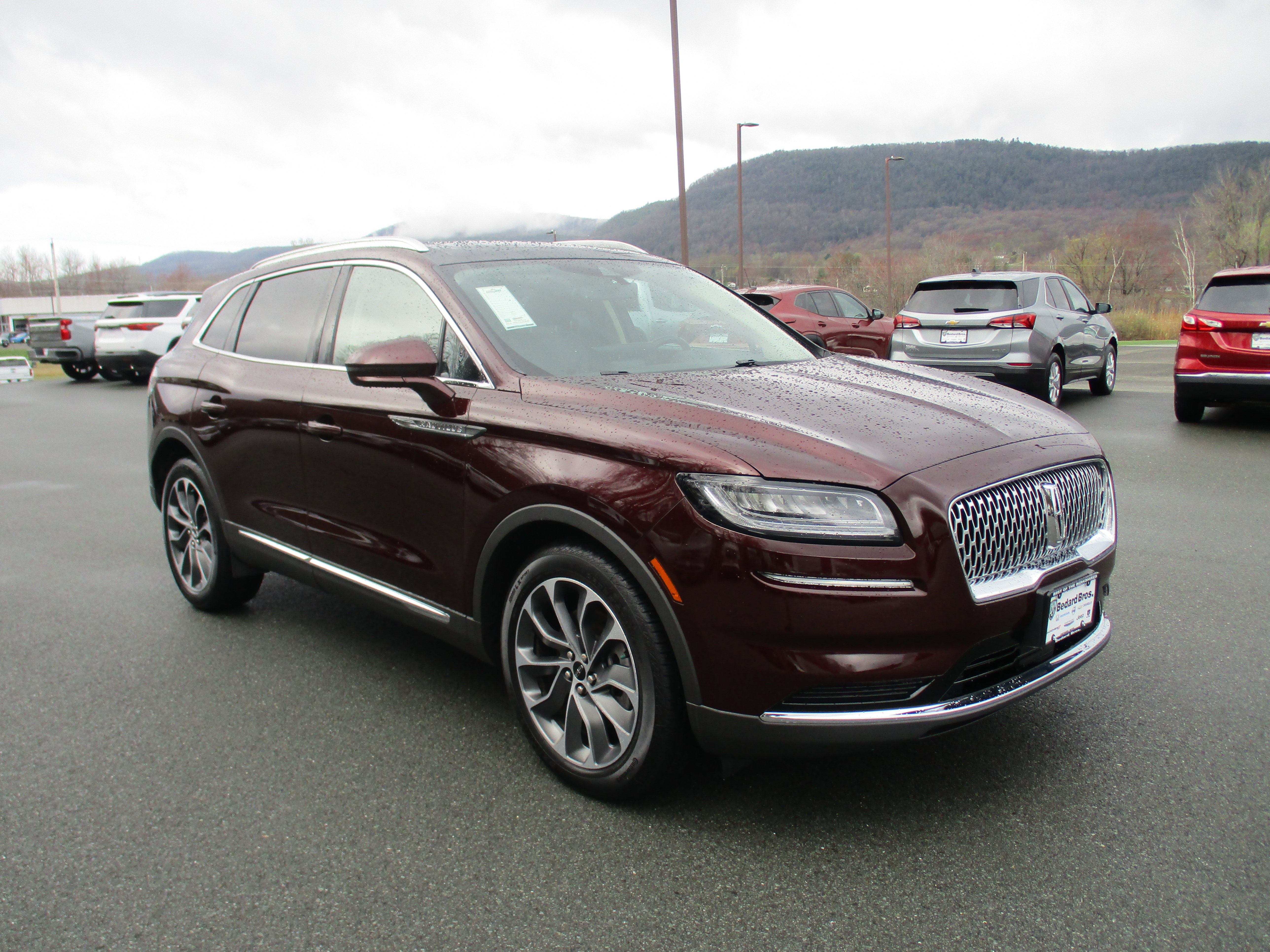 Used 2022 Lincoln Nautilus Reserve w/ Luxury Package AWD/4WD image 3