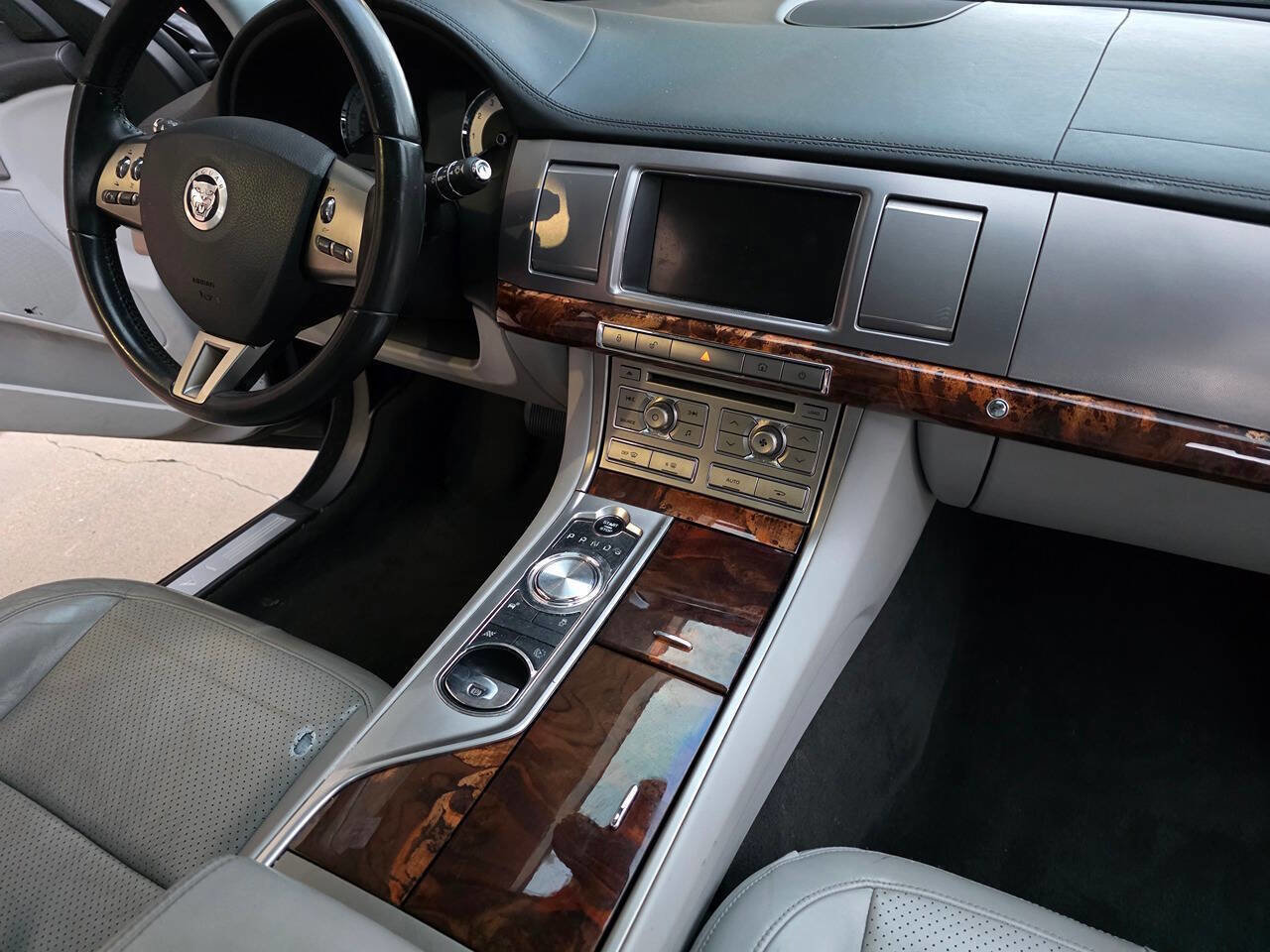 Used 2011 Jaguar XF Portfolio image 21