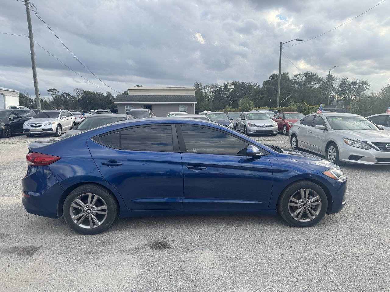 Used 2017 Hyundai Elantra SE FWD image 8