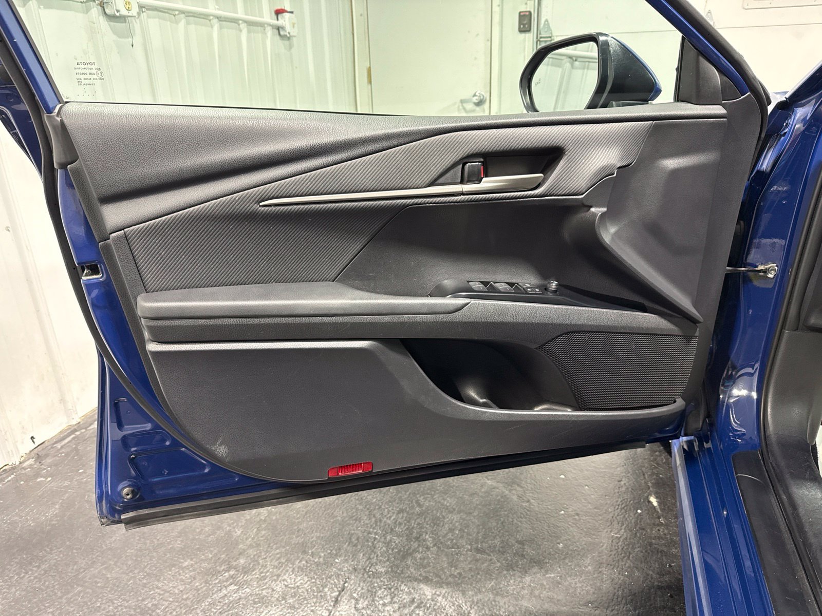 Used 2025 Toyota Camry SE FWD image 20