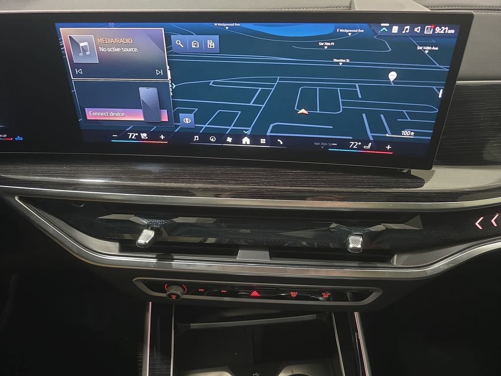 Used 2026 BMW X7 xDrive40i w/ M Sport Package image 20