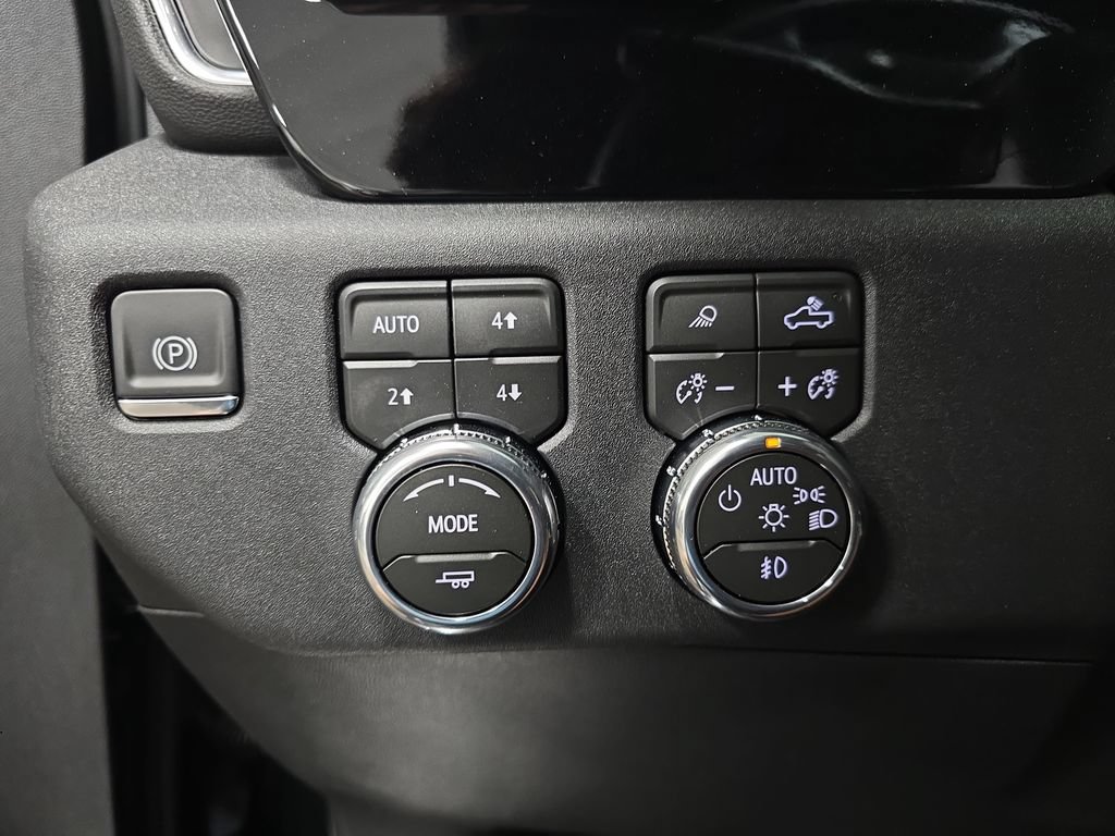 New 2026 GMC Sierra 1500 SLT w/ SLT Premium Package AWD/4WD image 28
