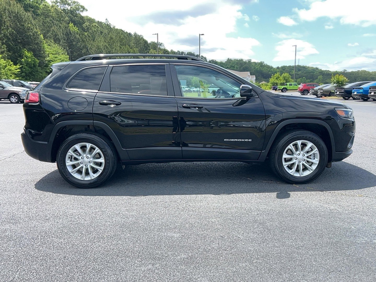 Used 2022 Jeep Cherokee Latitude Lux AWD/4WD image 4