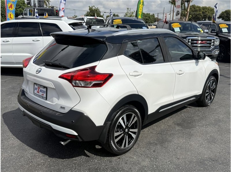 Used 2020 Nissan Kicks SR w/ SR Premium Package image 14