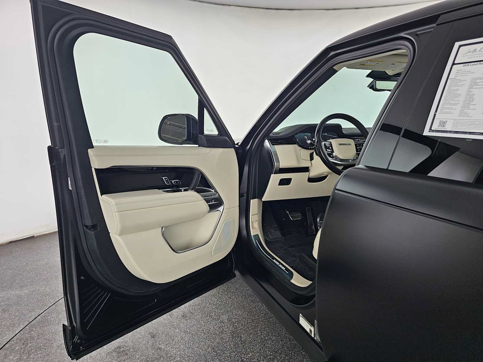 Used 2026 Land Rover Range Rover SE AWD/4WD image 19