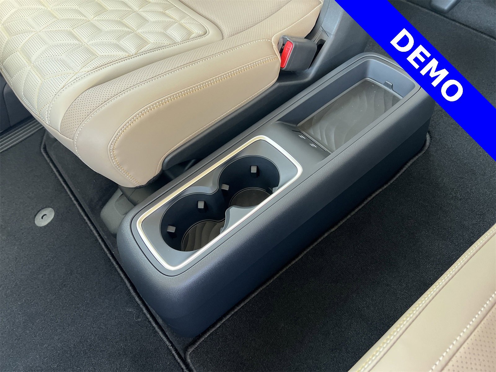 New 2025 Nissan Armada Platinum Reserve image 27