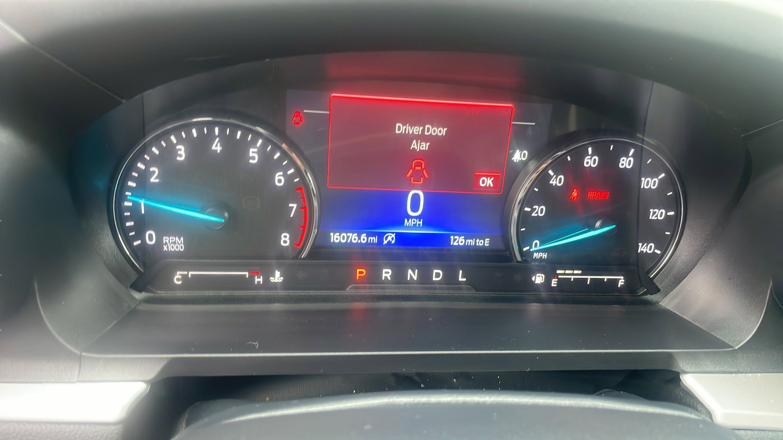Used 2024 Ford Explorer XLT w/ Equipment Group 202A AWD/4WD image 18