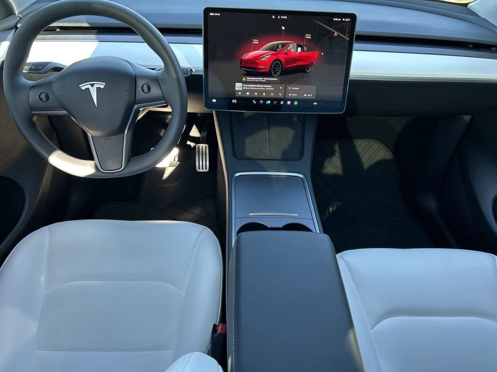Used 2024 Tesla Model Y Performance image 15