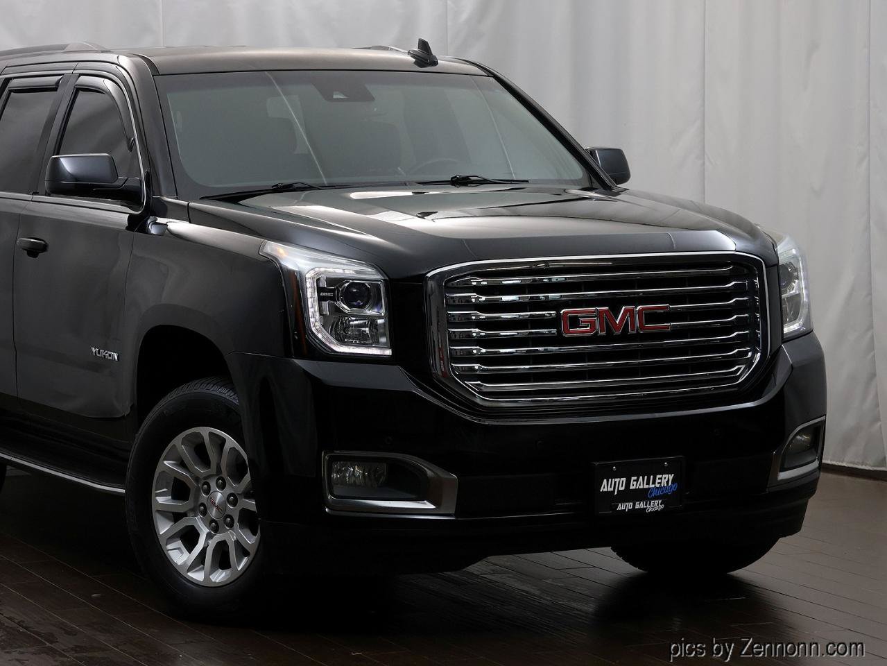 Used 2017 GMC Yukon SLT AWD/4WD image 2