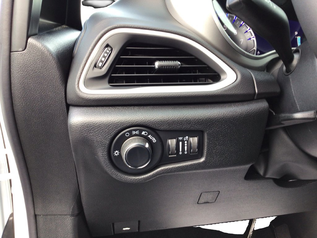 New 2027 Chrysler Pacifica LX FWD image 18