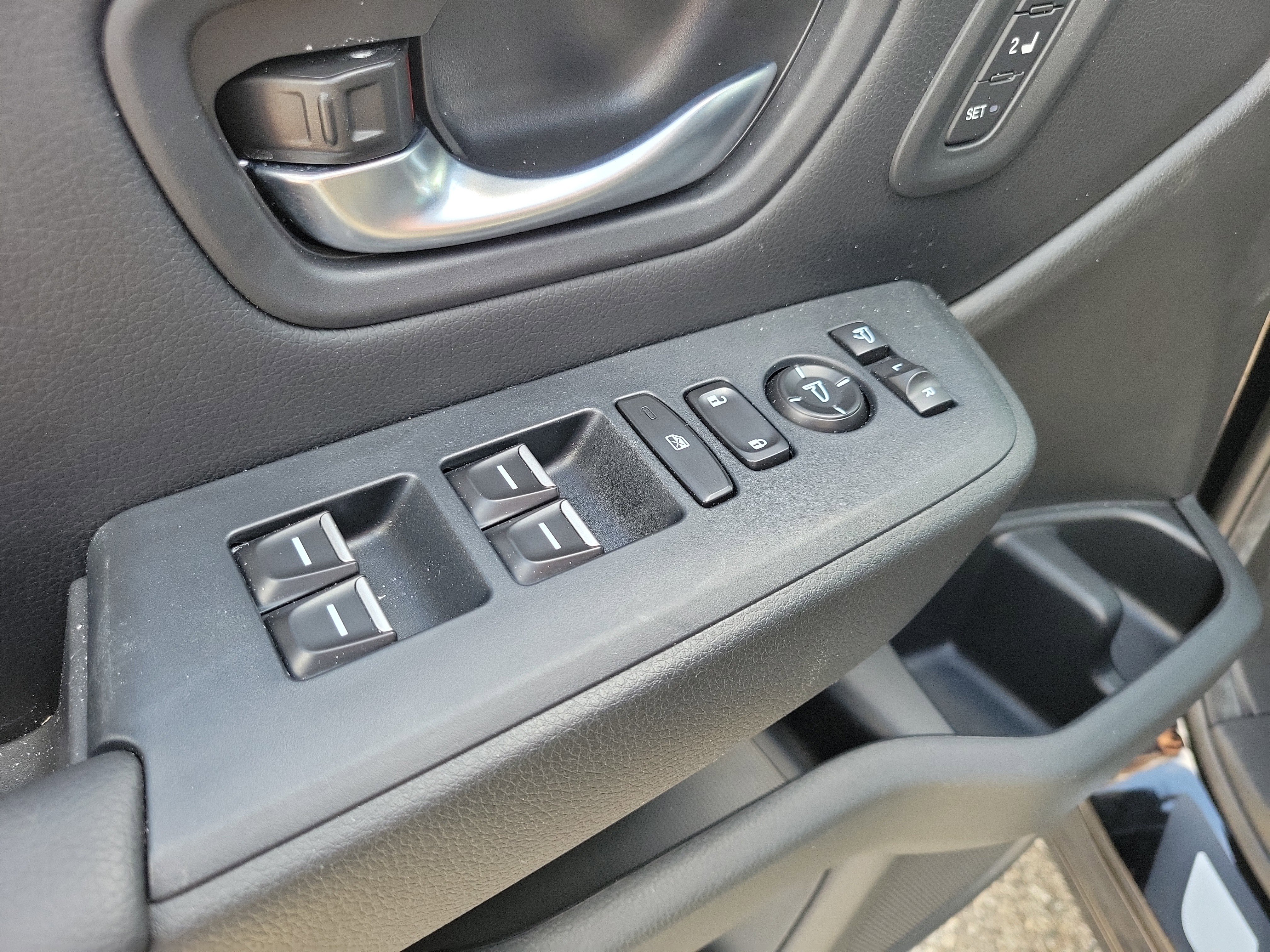 Certified 2025 Honda Pilot Black Edition image 25