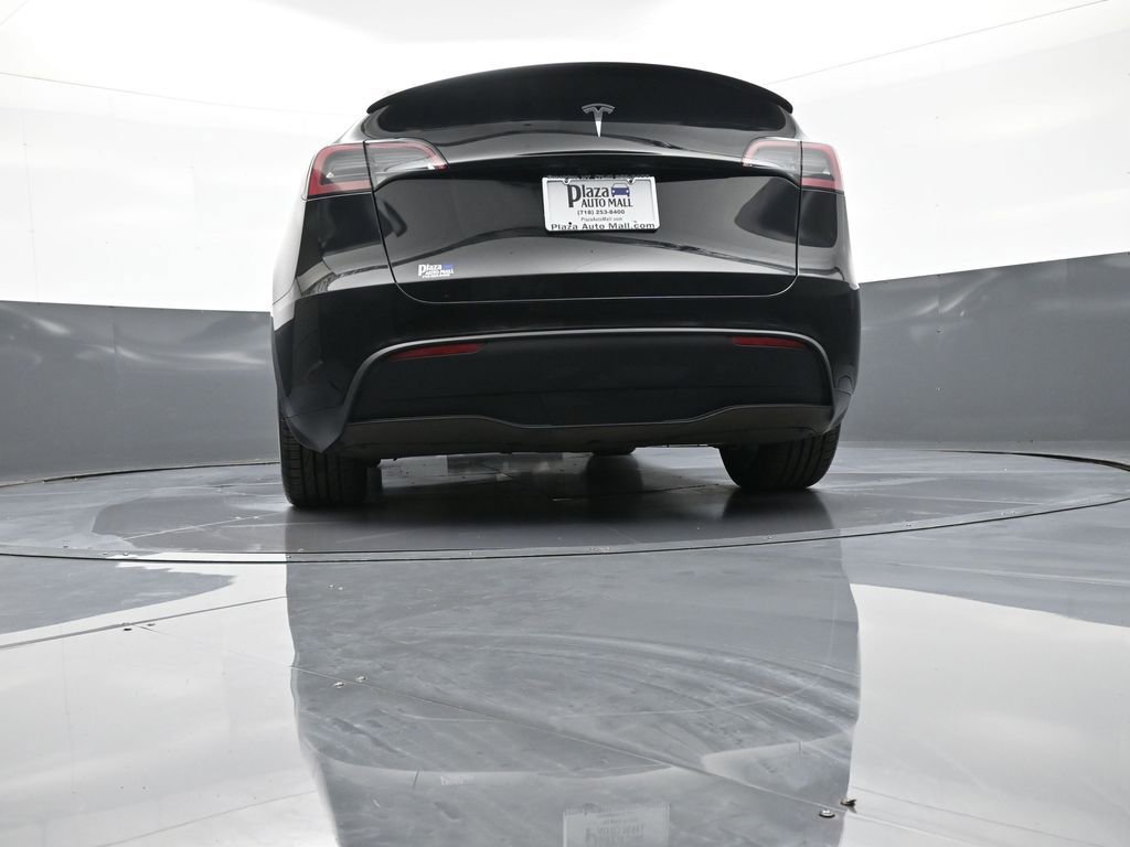 Used 2023 Tesla Model Y Long Range image 32