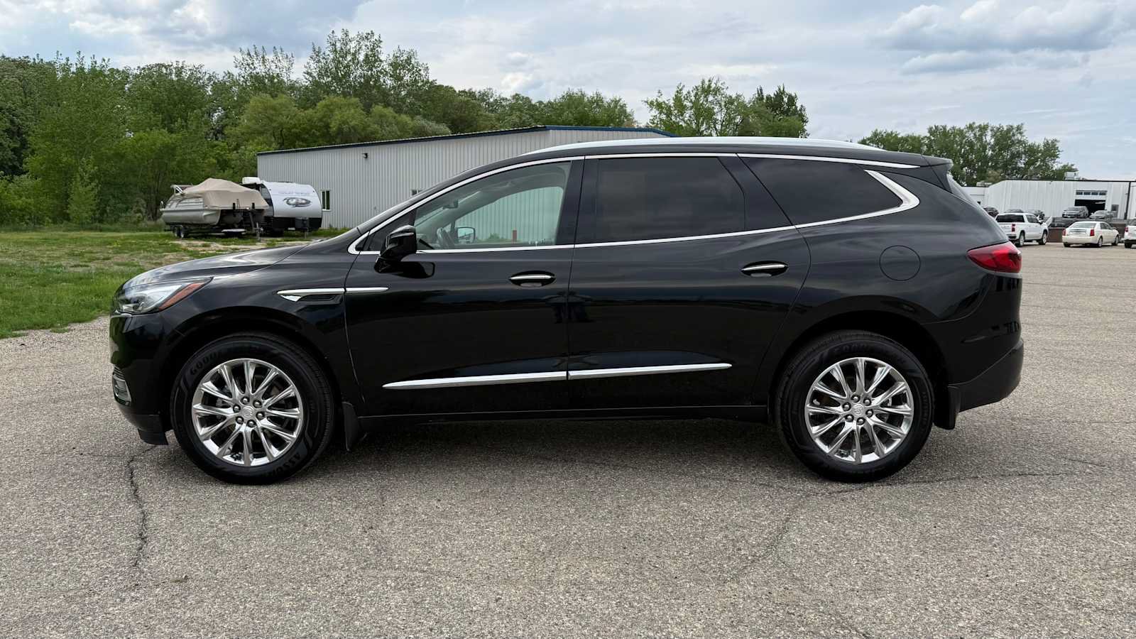 Used 2021 Buick Enclave Premium w/ Surround and Sites Package AWD/4WD image 6