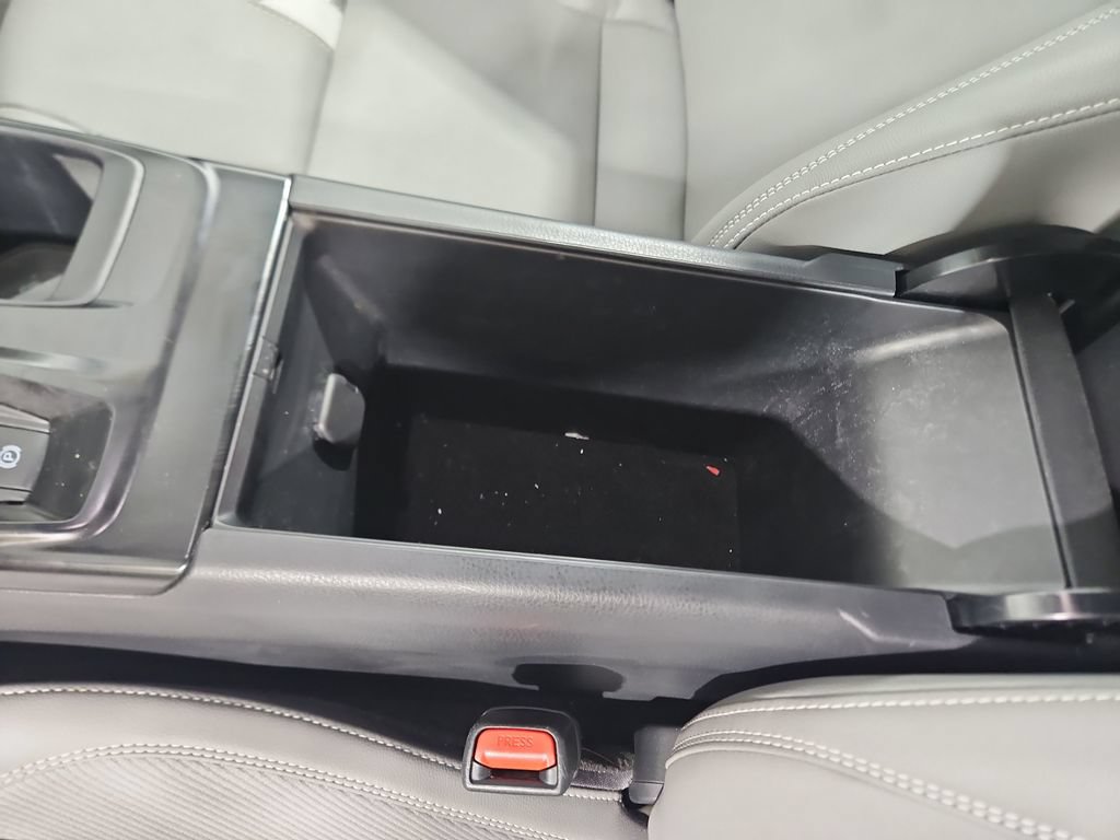 Used 2025 Toyota Camry SE FWD image 24