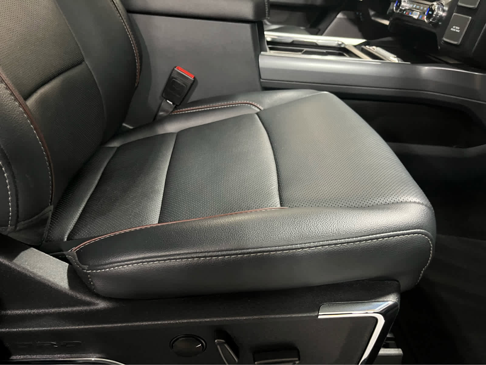 Used 2024 Ford F250 Lariat w/ Lariat Ultimate Package image 49