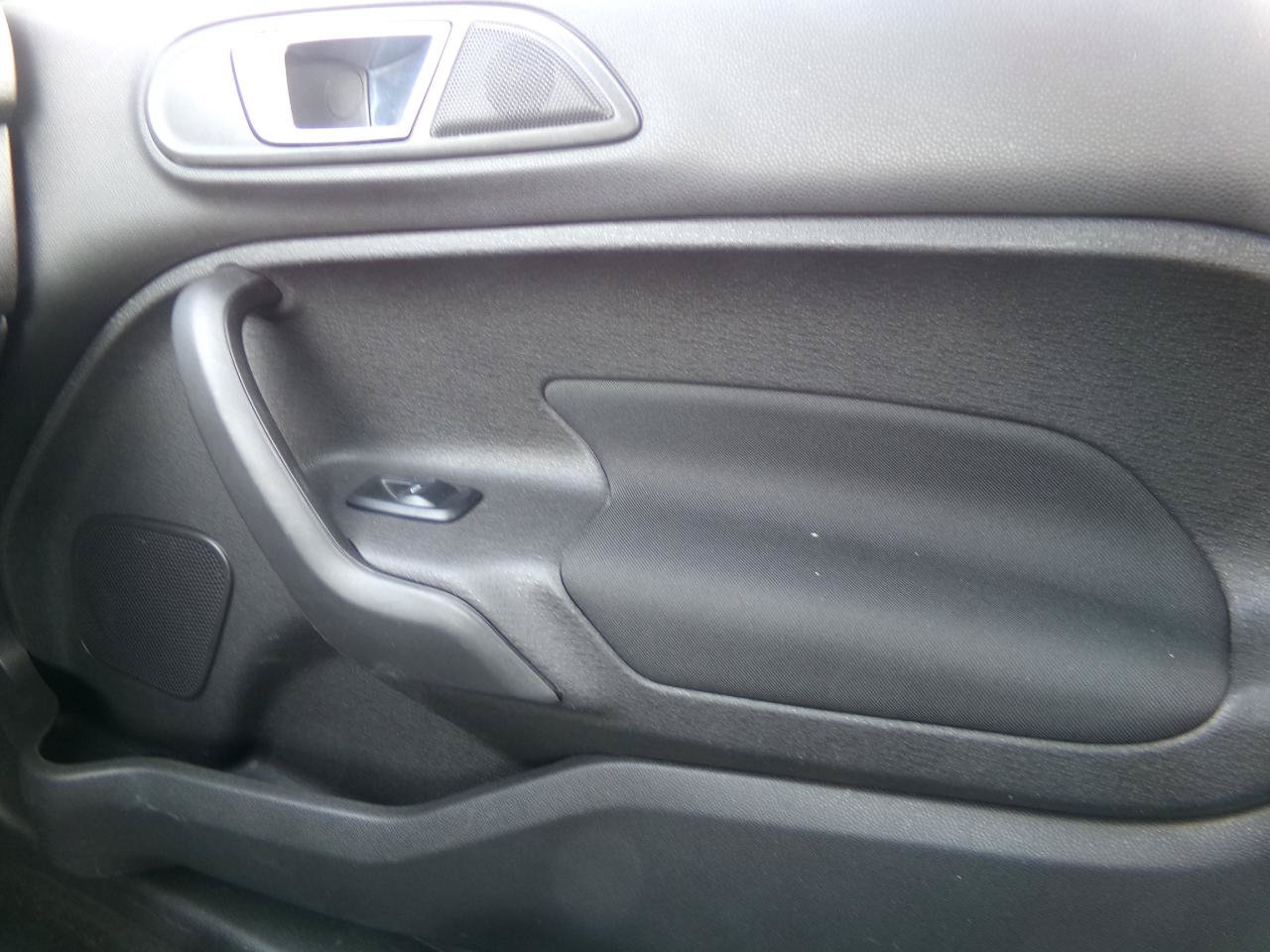 Used 2014 Ford Fiesta SE FWD image 21