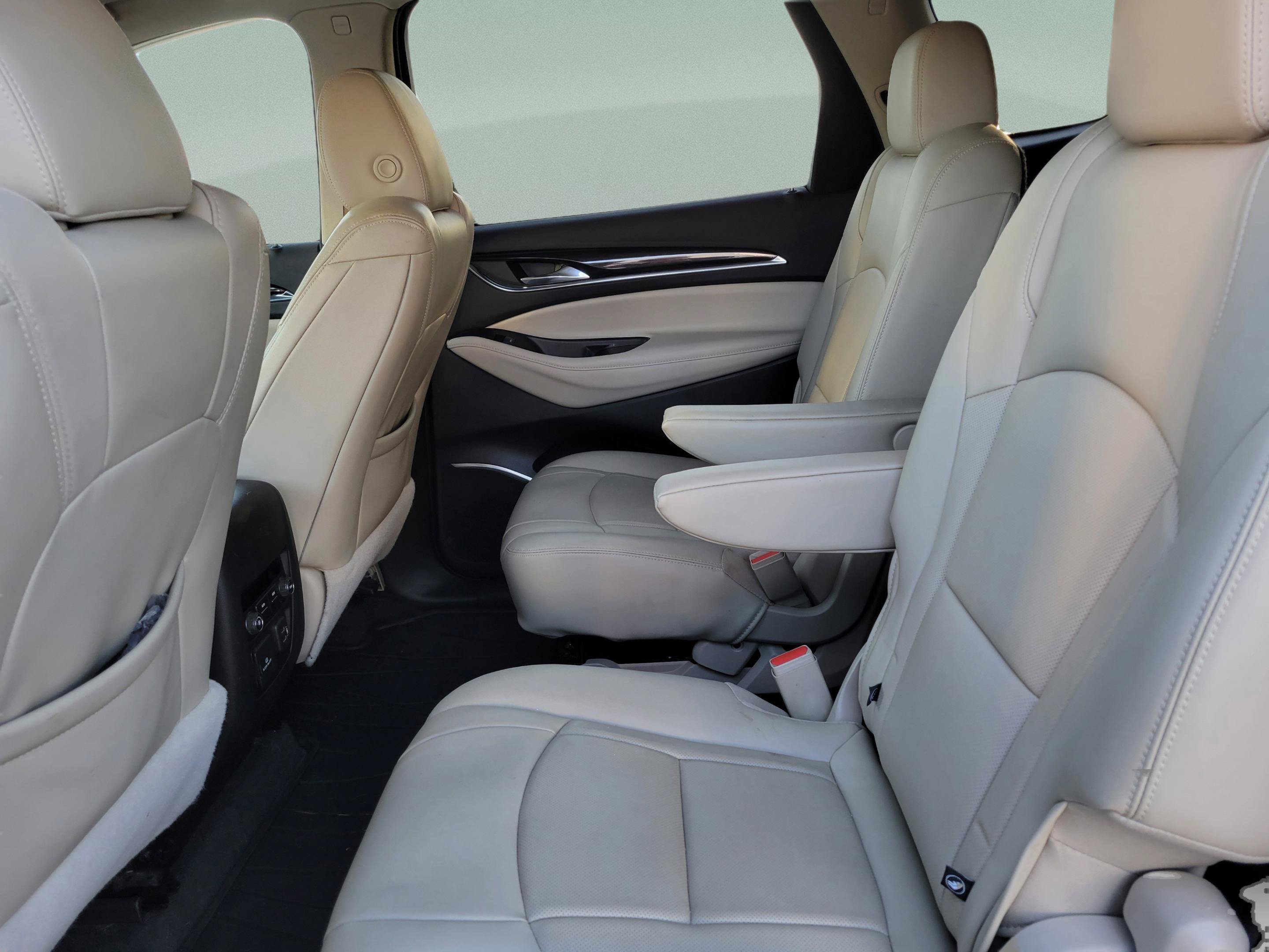 Used 2019 Buick Enclave Essence AWD/4WD image 6