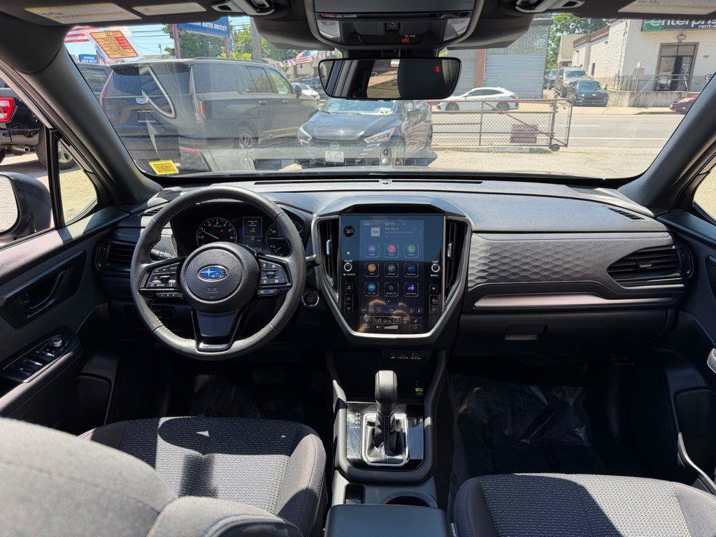 Used 2025 Subaru Forester Premium AWD/4WD image 18